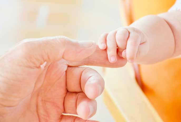 Accompagnement de maman et bébé avec les reflexes archaîques 
